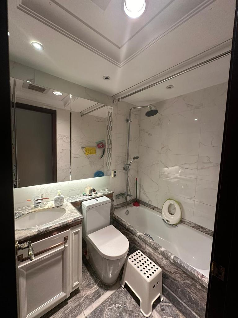 浴室設有浴缸，住客可浸浴鬆弛筋骨。