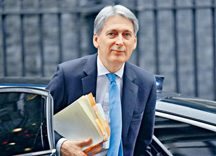 ■中方表示欢迎英国财相夏文达访华。