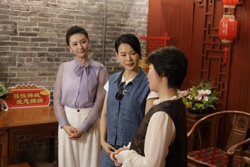 當天胡杏兒正在錄影內地節目《城市風華錄》。 當天胡杏兒正在錄影內地節目《城市風華錄》。