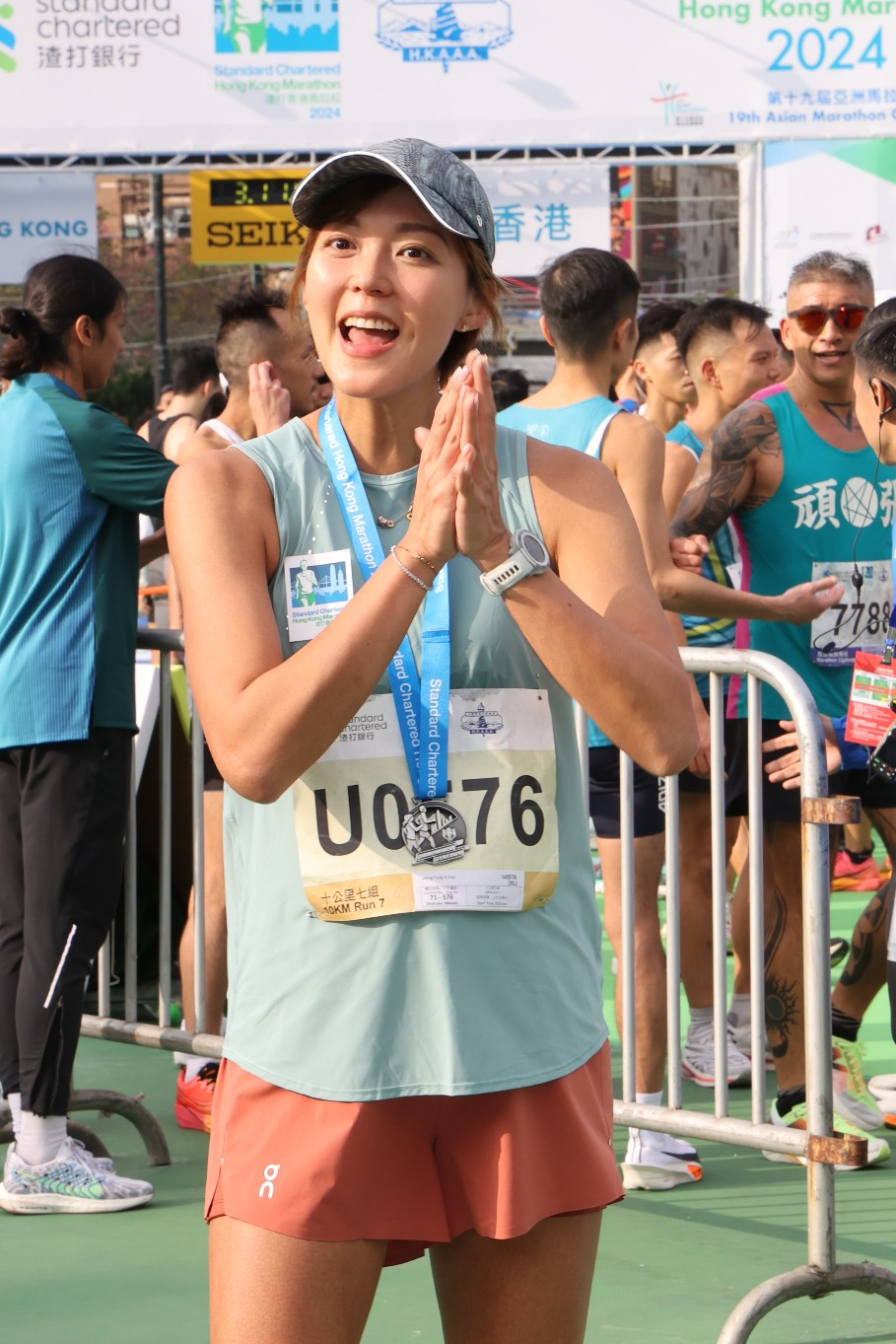 陀B七個月的 梁諾妍今日（21日）完成10公里賽程。