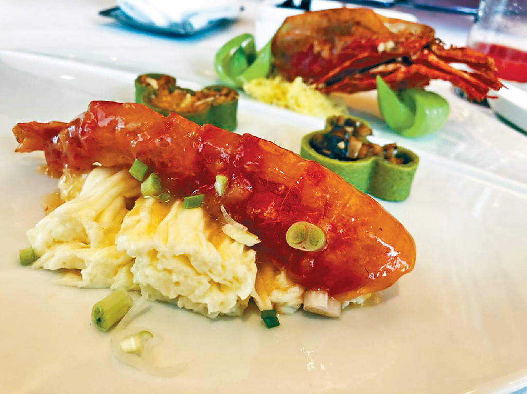 蠔皇原隻鮑魚炒飯拼雞油豆苖