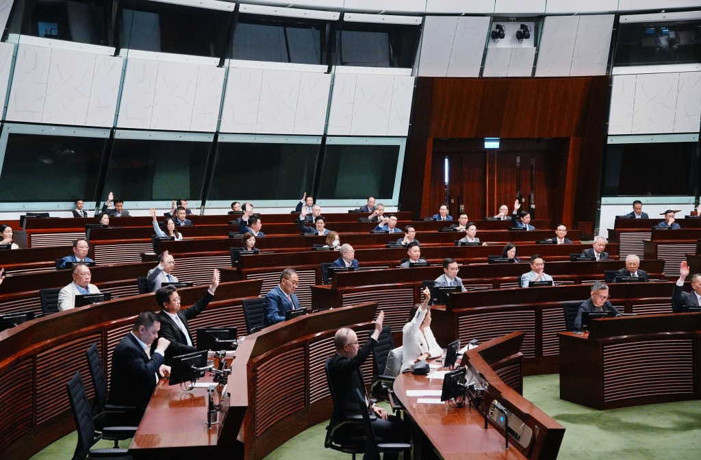 《施政報告》致謝議案今日(10日)獲立法會在席過半數議員支持通過。汪旭峰攝 《施政報告》致謝議案今日(10日)獲立法會在席過半數議員支持通過。汪旭峰攝