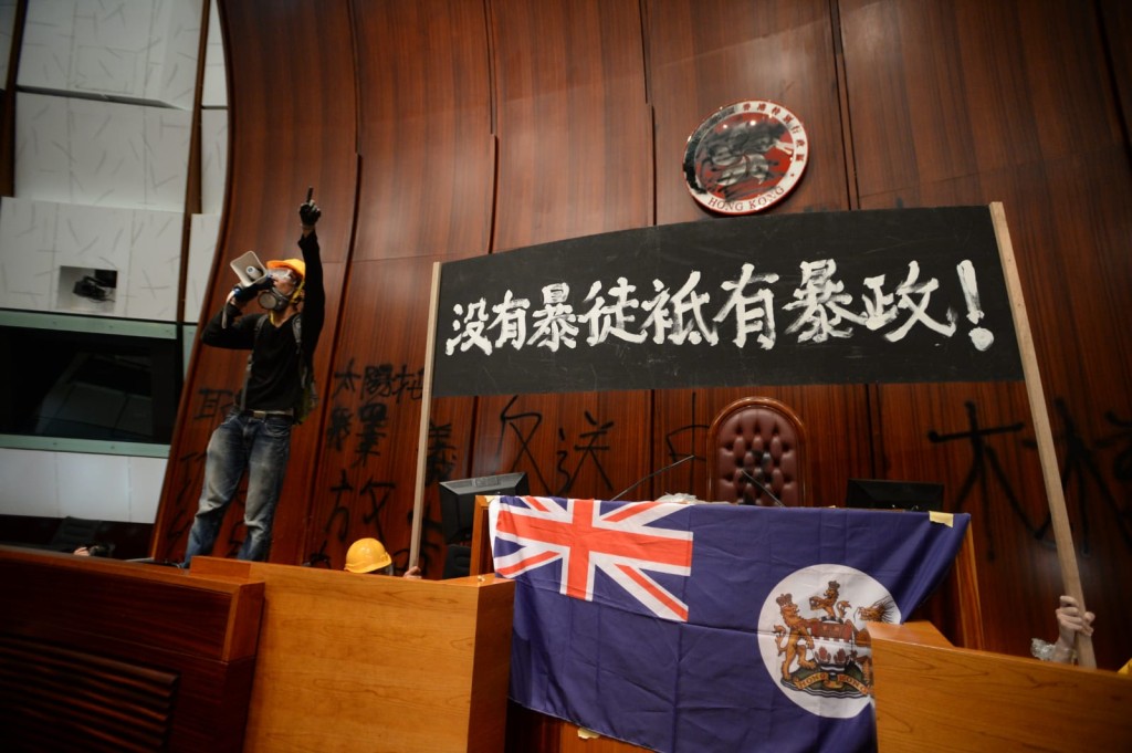 湯家驊質疑，如果是北京政府，會否啞忍香港成為無政府狀態。資料圖片