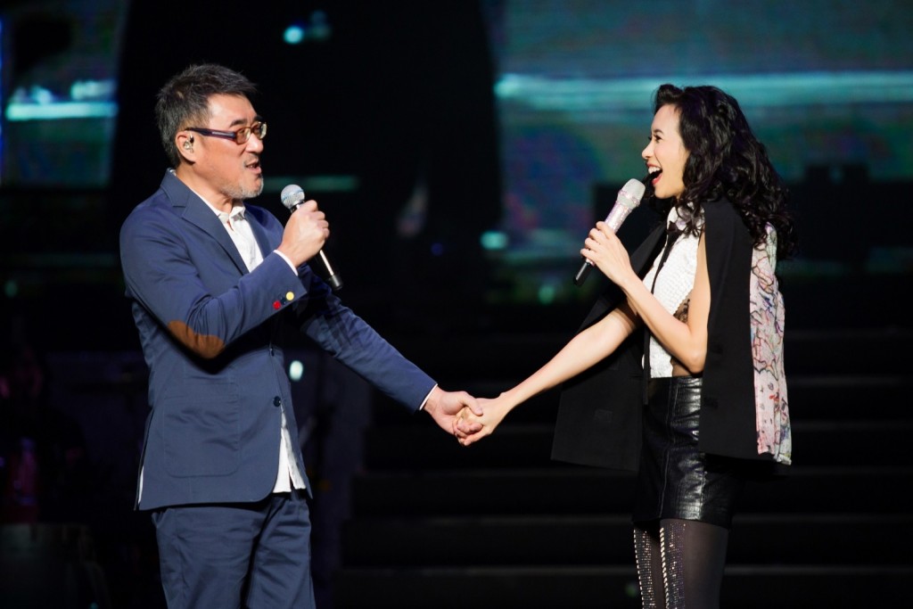 演唱會DVD特別收錄重量級製作人李宗盛大哥與莫文蔚合唱的經典畫面。