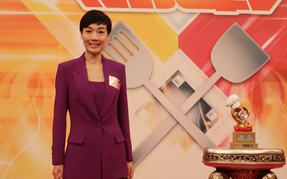 江美儀主持這節目自言有口福,可以一直不停食。