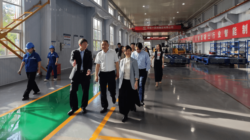 何永賢訪京︱參觀中國鐵建及中國建築國際 兩公司承建1.7萬伙「簡約公屋」