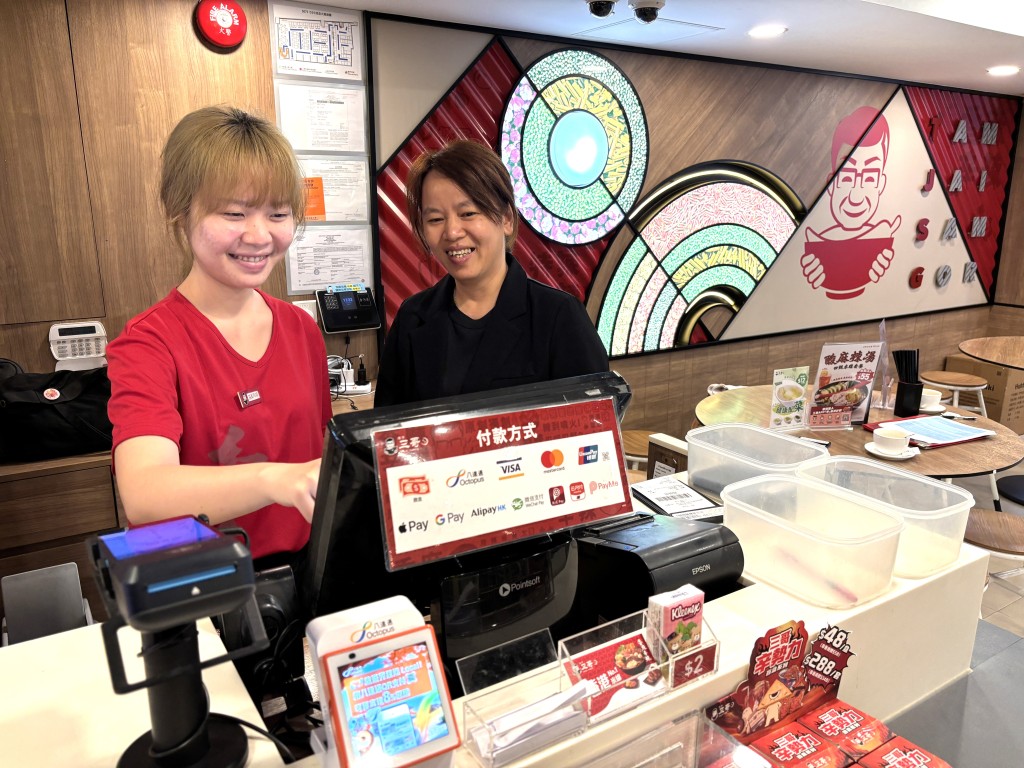 最令李諾兒深刻的體驗是協助長者顧客，因很多長者不懂用手機下單，要主動去幫他們、介紹菜單，以至推薦適合口味的產品。