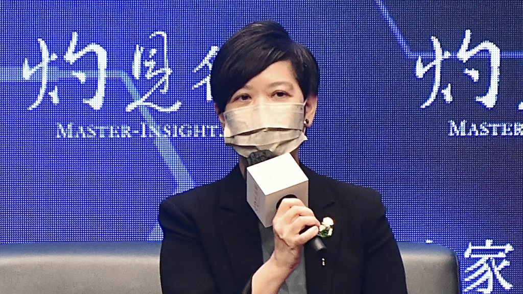 何永賢指將交代私人發展商參與興建資助房屋計畫。陳極彰攝