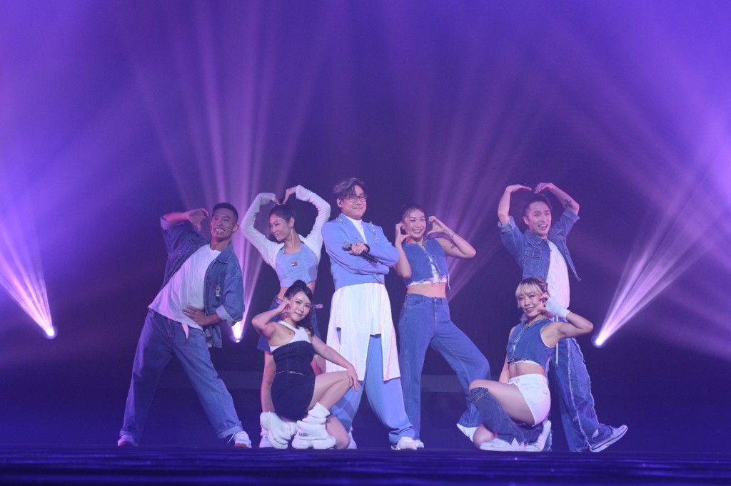「水星」羅啟豪演繹《沒有季節的火花》。 「水星」羅啟豪演繹《沒有季節的火花》。