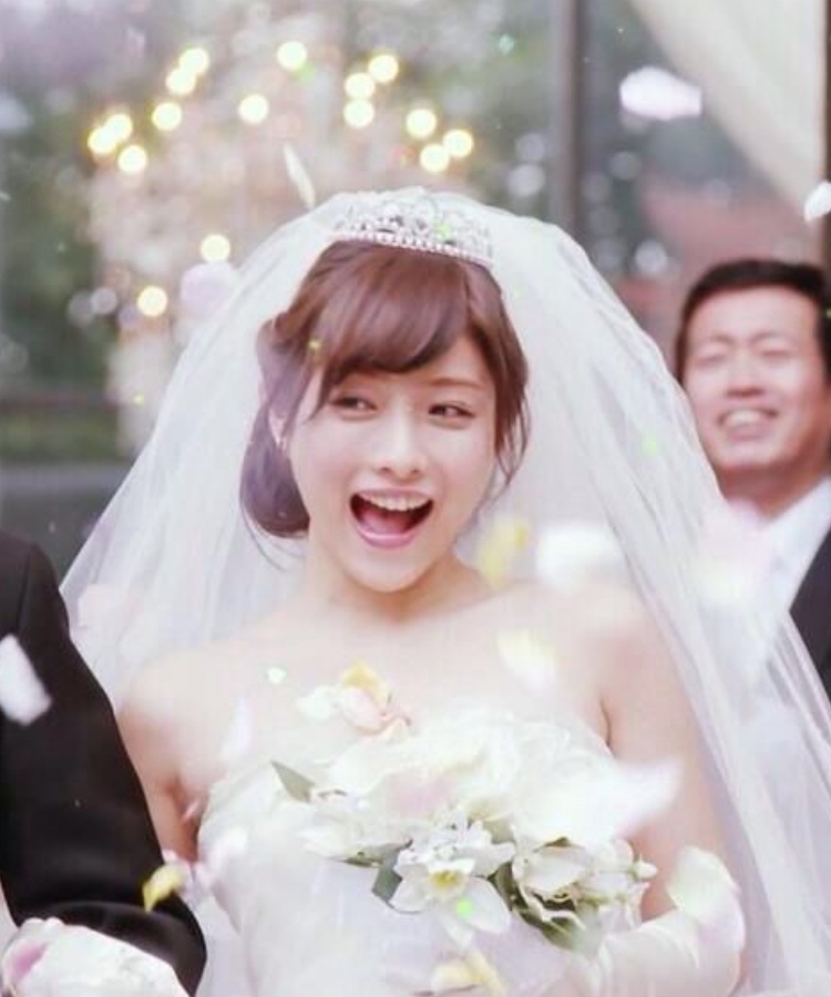 石原聰美於前年10月與圈外人結婚。