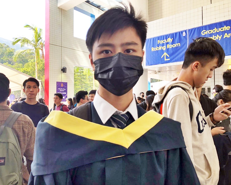 科學院李同學諒解校方取消下午畢業典禮。