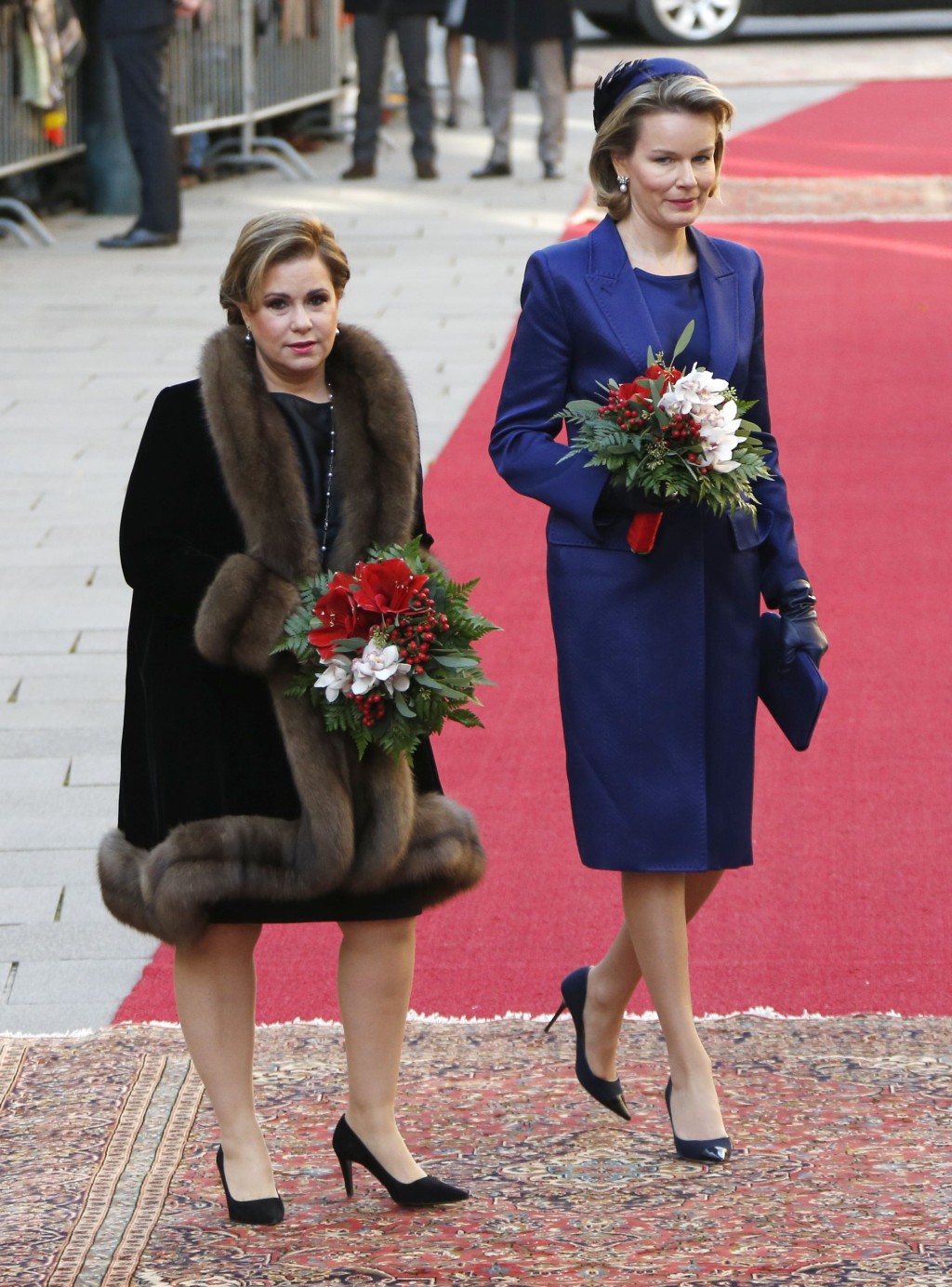 2013年12月2日，比利时王后玛蒂尔德（Mathilde）访问卢森堡，与大公夫人玛丽亚特丽莎（Maria Teresa）检阅仪仗队。 路透社