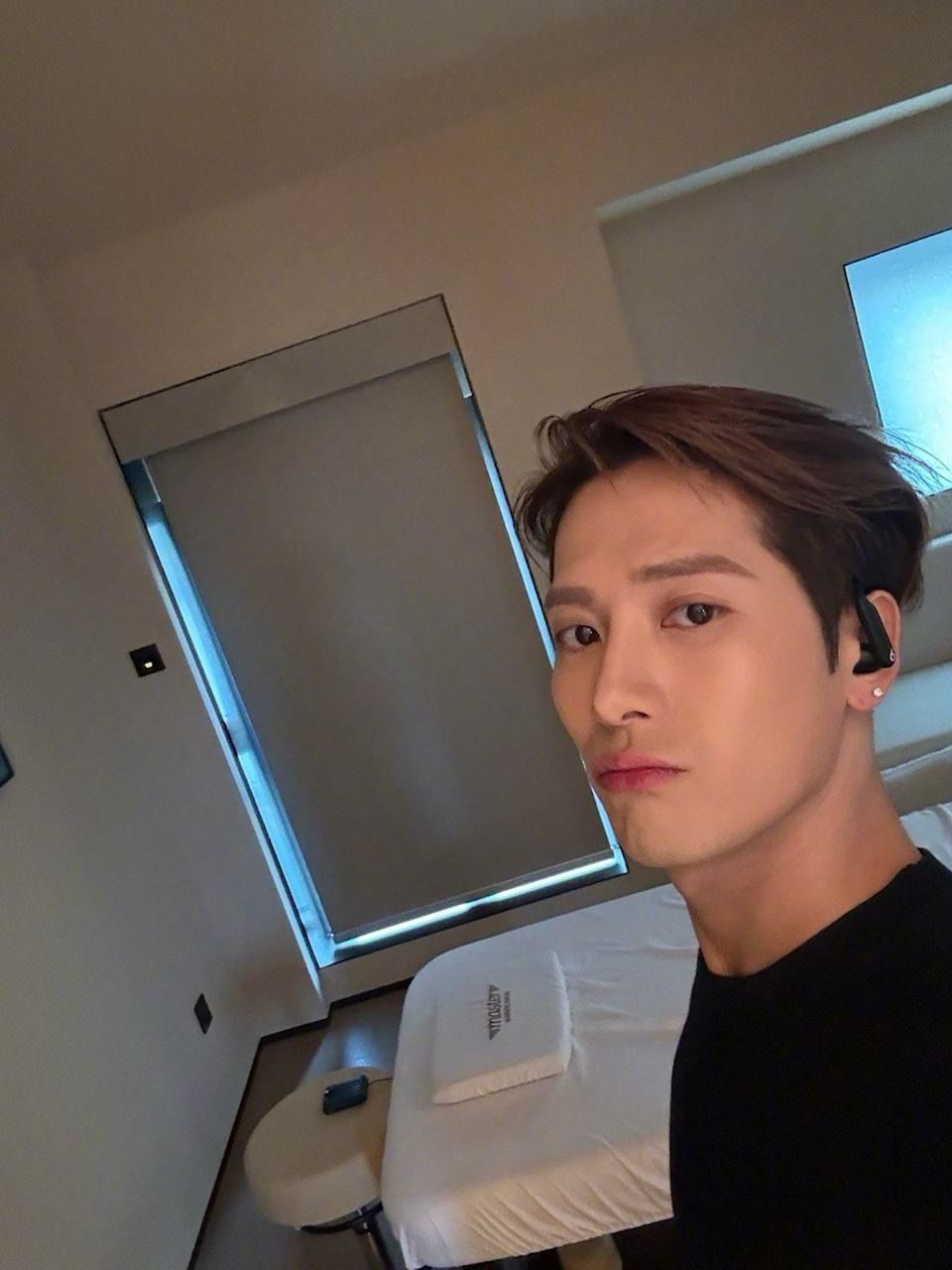 王嘉爾昨日捐出100萬港元。