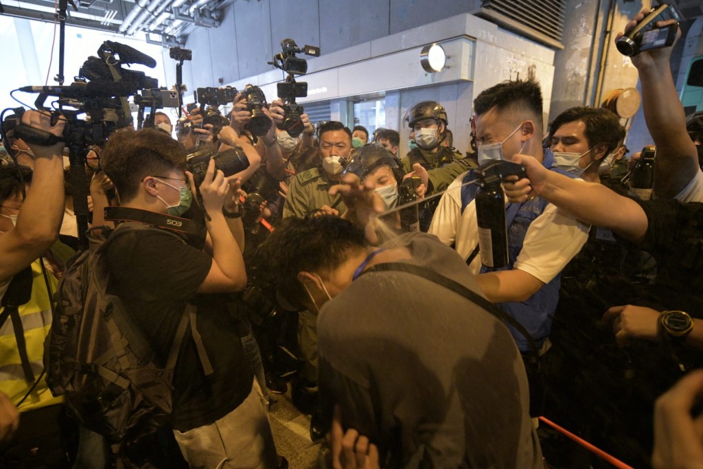 元朗交匯處警施胡椒噴霧