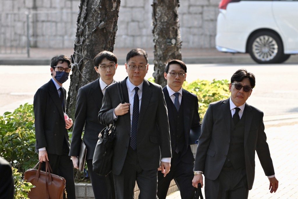 資深大律師杜淦堃(中)、俞匡庭大律師(右二)、李澍桓大律師