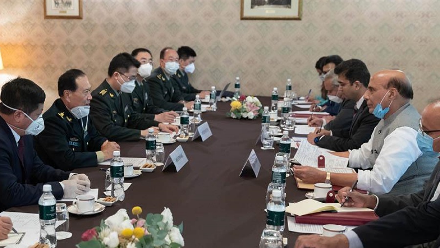 2020年魏凤和（左三）与辛格（右二）在莫斯科会晤。新华社