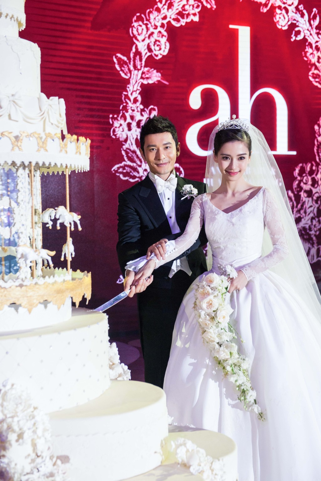 黄晓明于2015年与Angelababy在上海举行婚礼。