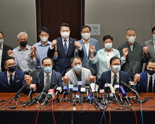 被問到民主派總辭後的立法會缺乏多元聲音，林鄭指是部分議員選擇離開。資料圖片