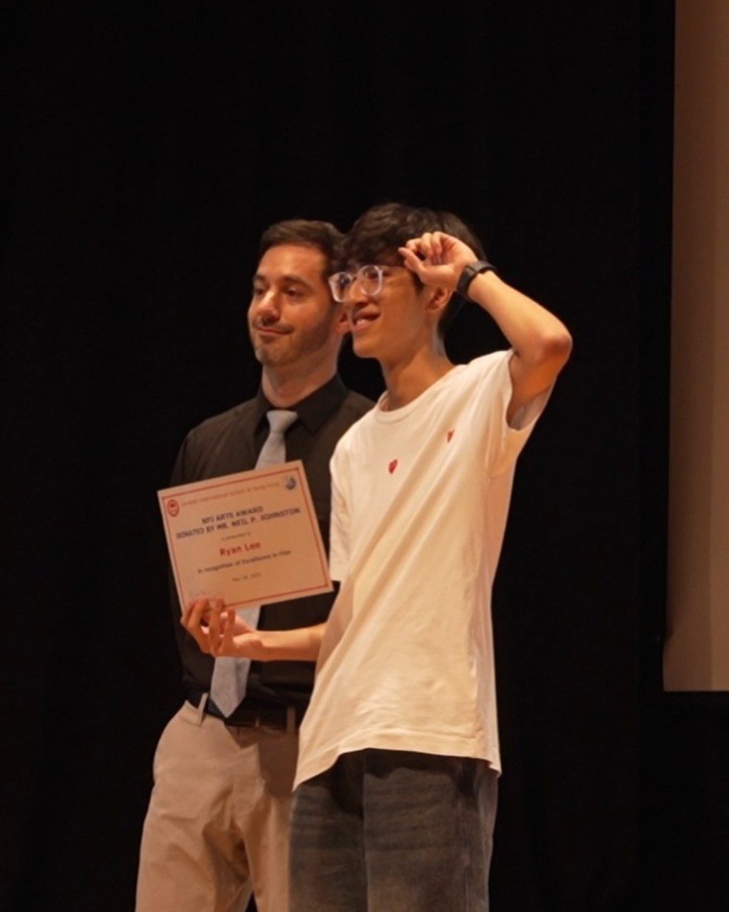 據悉，李立仁主修電影電視學系，而姚焯菲則修讀Music Business課程，儘管學科不同，卻無阻他們結為好友。