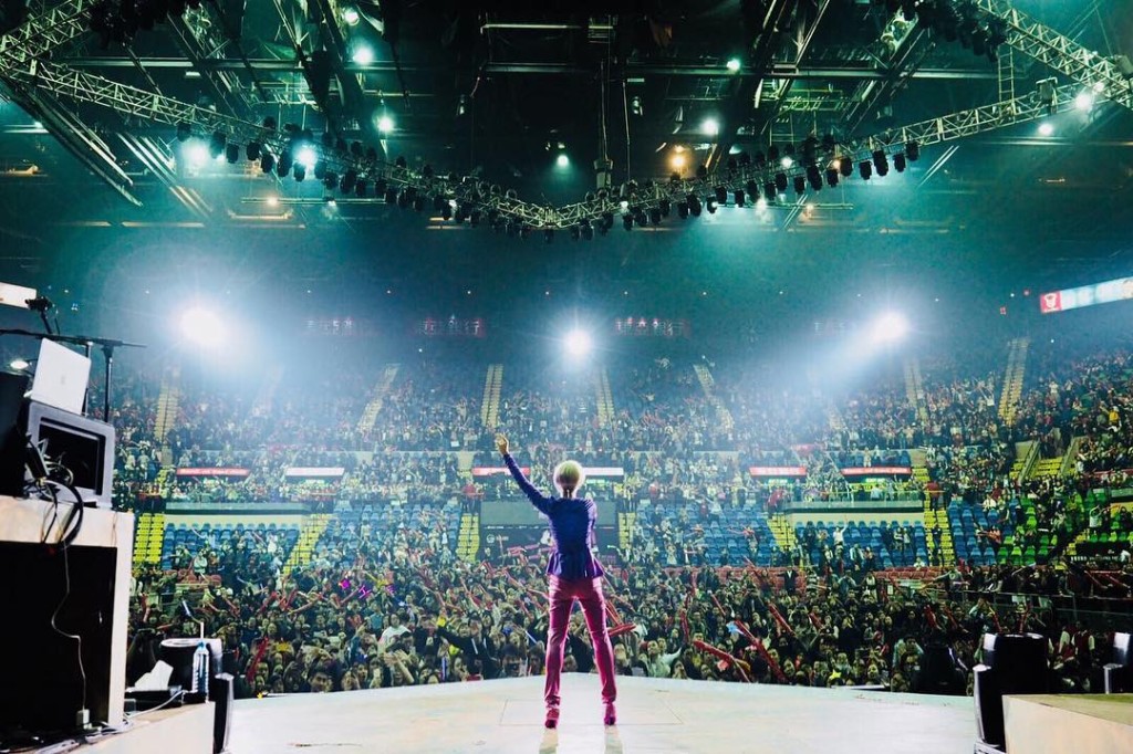 是杨千嬅首次在红馆开跨年演唱会及个人最多场数演唱会。