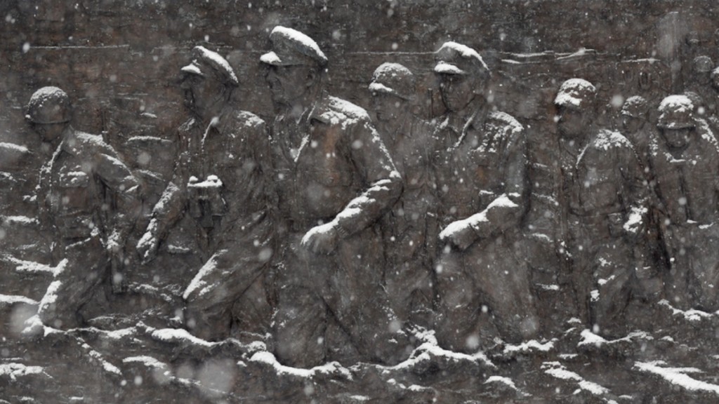 南韓仁川自由公園的麥克阿瑟紀念浮雕原來背景場景出錯逾半世紀。（網上圖片)