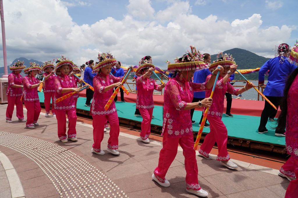 大埔区龙舟竞赛举行前，大会进行展现蛋家文化的表演。资料图片