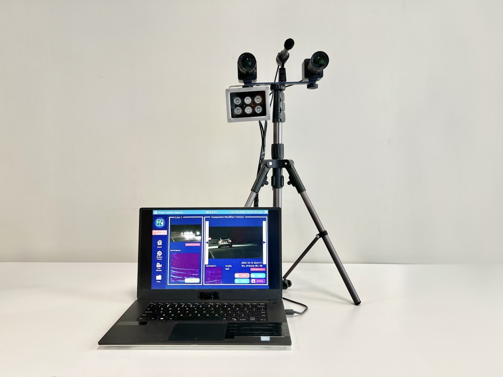 AIMER系統透過設在路旁的麥克風及鏡頭，實時記錄車輛聲音與影像，再將聲音轉化為「聲紋圖像」，並運用人工智能圖像辨識技術，快速辨識疑似非法改裝排氣喉的車輛。環保署fb