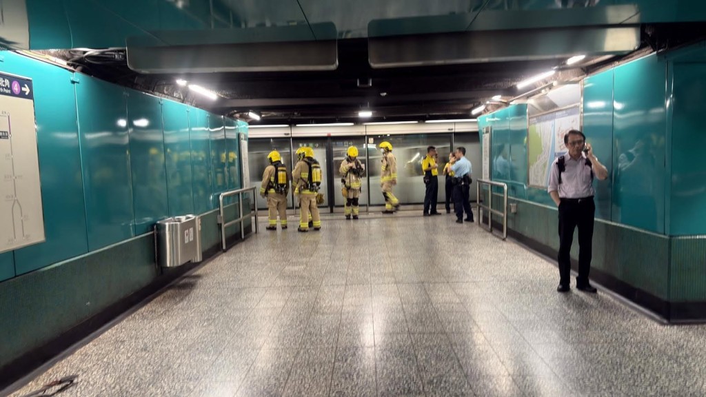將軍澳綫鰂魚涌站傳燶味 消防到場處理後班次逐步復常。FB：Anakin Lam@香港鐵路動態追蹤組