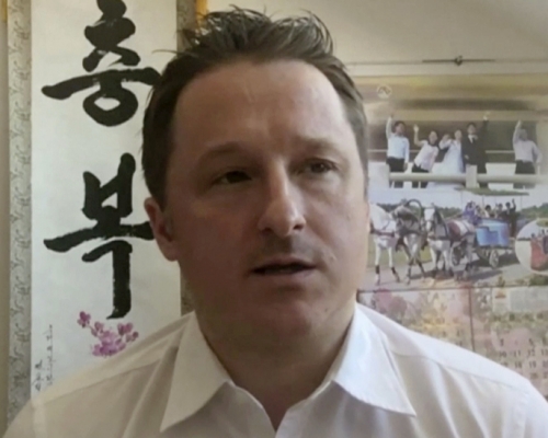 加拿大駐中國領事館官員周二探望了被中國當局拘捕的加國商人斯帕弗(Michael Spavor)。AP