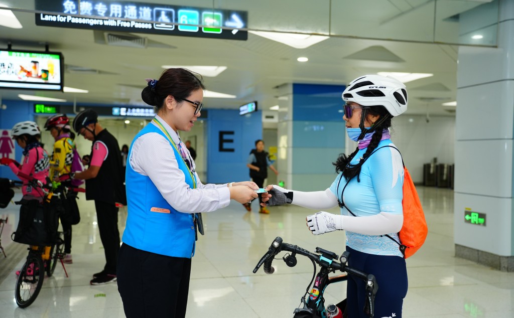 深圳地鐵推出「騎行友好服務」。微博@深圳地鐵