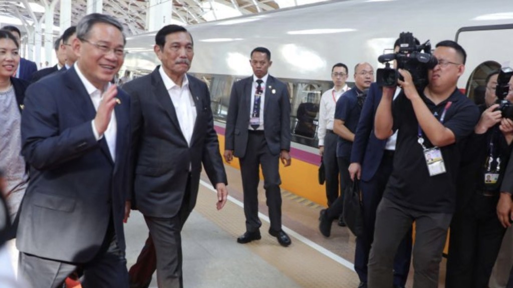 总理李强较早前在印尼试坐雅万高铁。
