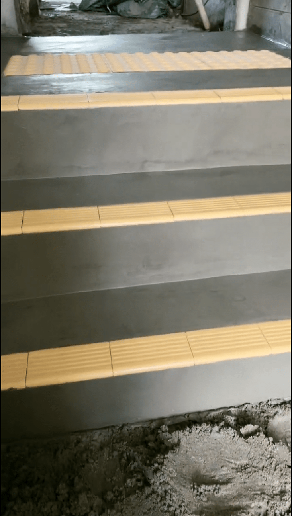 阿燕獨力完成的樓梯工程「成果」。
