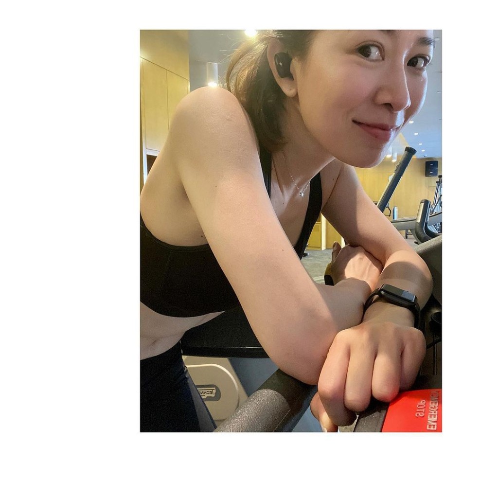 做完運動臉色紅卜卜。
