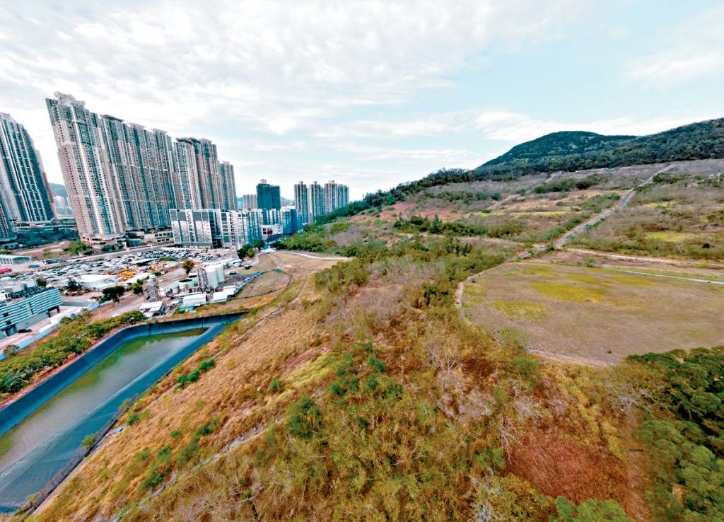 马会计划于将军澳第二/三期复修堆填区开设第四所公众骑术学校，暂称为「将军澳公众骑术学校」。