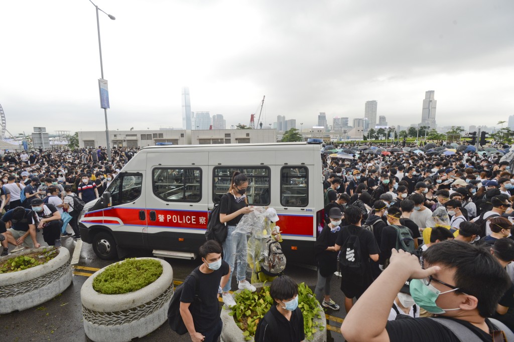 2019年6月12日，立法会原订恢复二读《逃犯条例》修订草案。资料图片