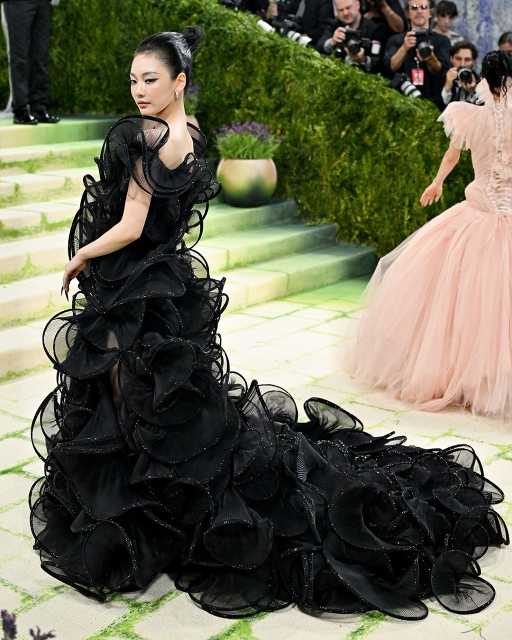 Ningning日前首度參與Met Gala。