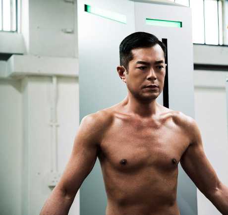 現年49歲的古仔身形依然Keep得好好。