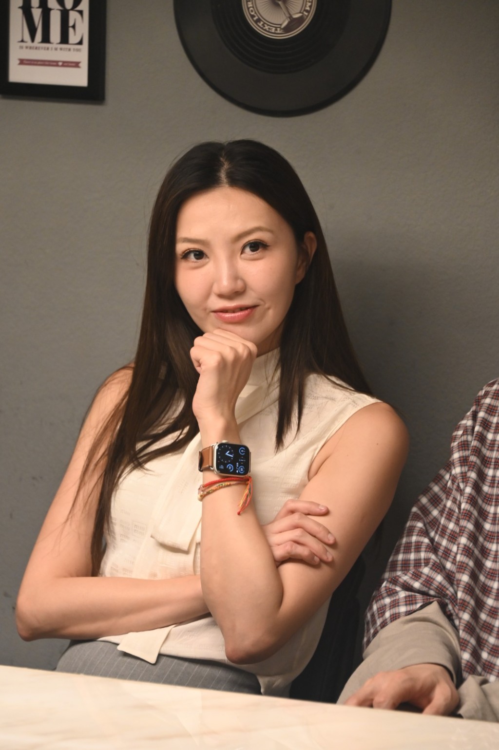 吳若希透露:「好多人都同我講話買唔到飛,所以我哋好努力同主辦爭取,最後爭取到加推多百零張VIP飛!」 吳若希透露:「好多人都同我講話買唔到飛,所以我哋好努力同主辦爭取,最後爭取到加推多百零張VIP飛!」