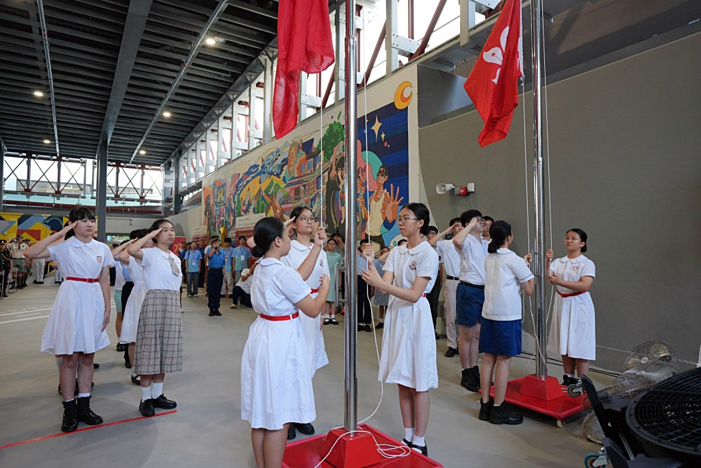 黃大仙青年中式步操隊成立5周年步操升旗禮。 黃大仙青年中式步操隊成立5周年步操升旗禮。