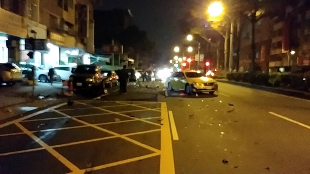 台中發生8車2死車禍。網上圖片