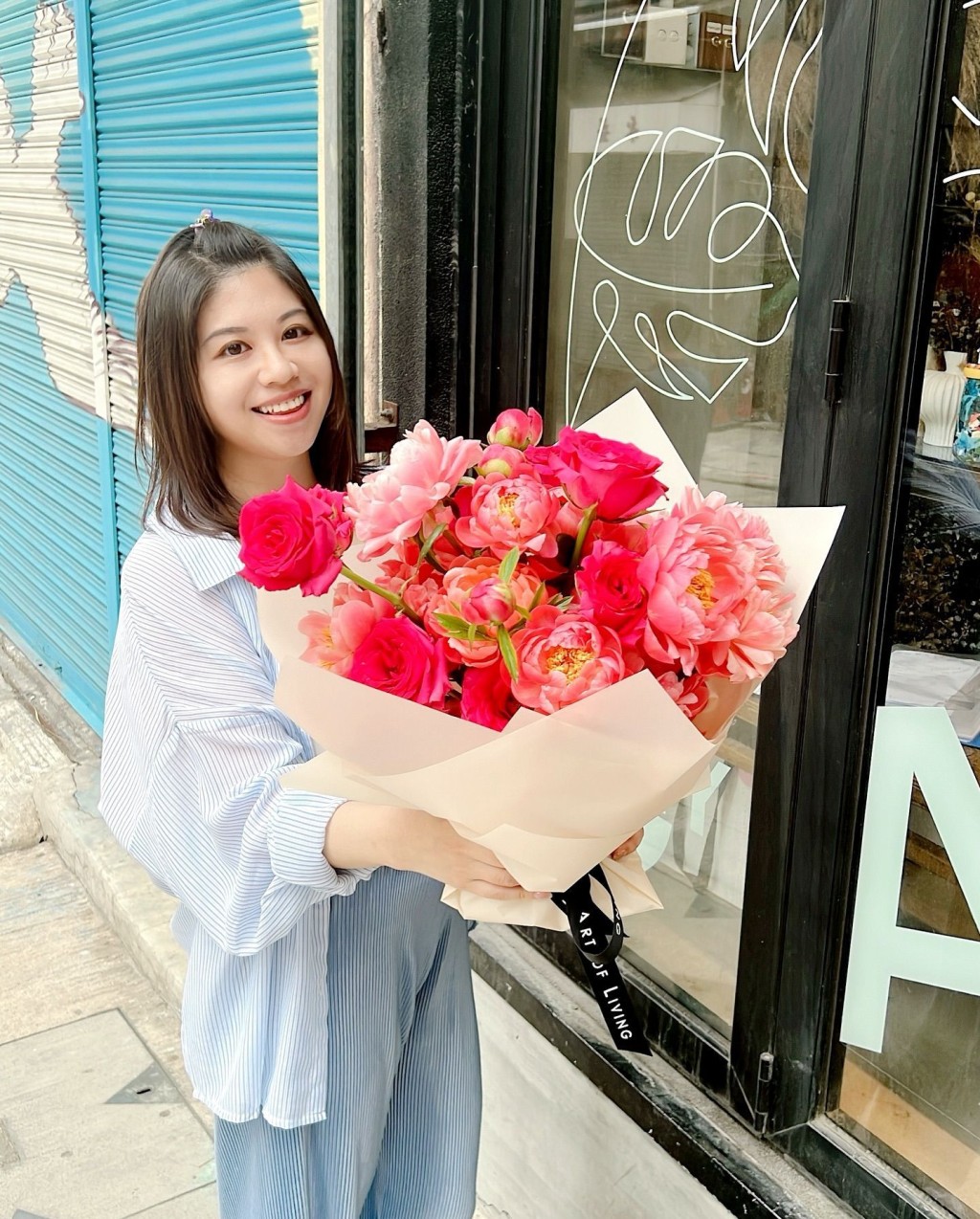 Peony日前在IG分享捧花照，未知是否由老公所送。