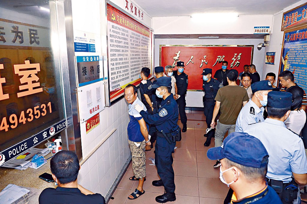 ■深圳公安在反走私及偷渡行動中拘捕多人。