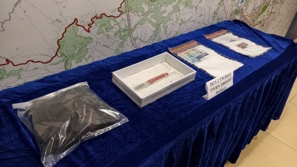 警方展示所得證物。