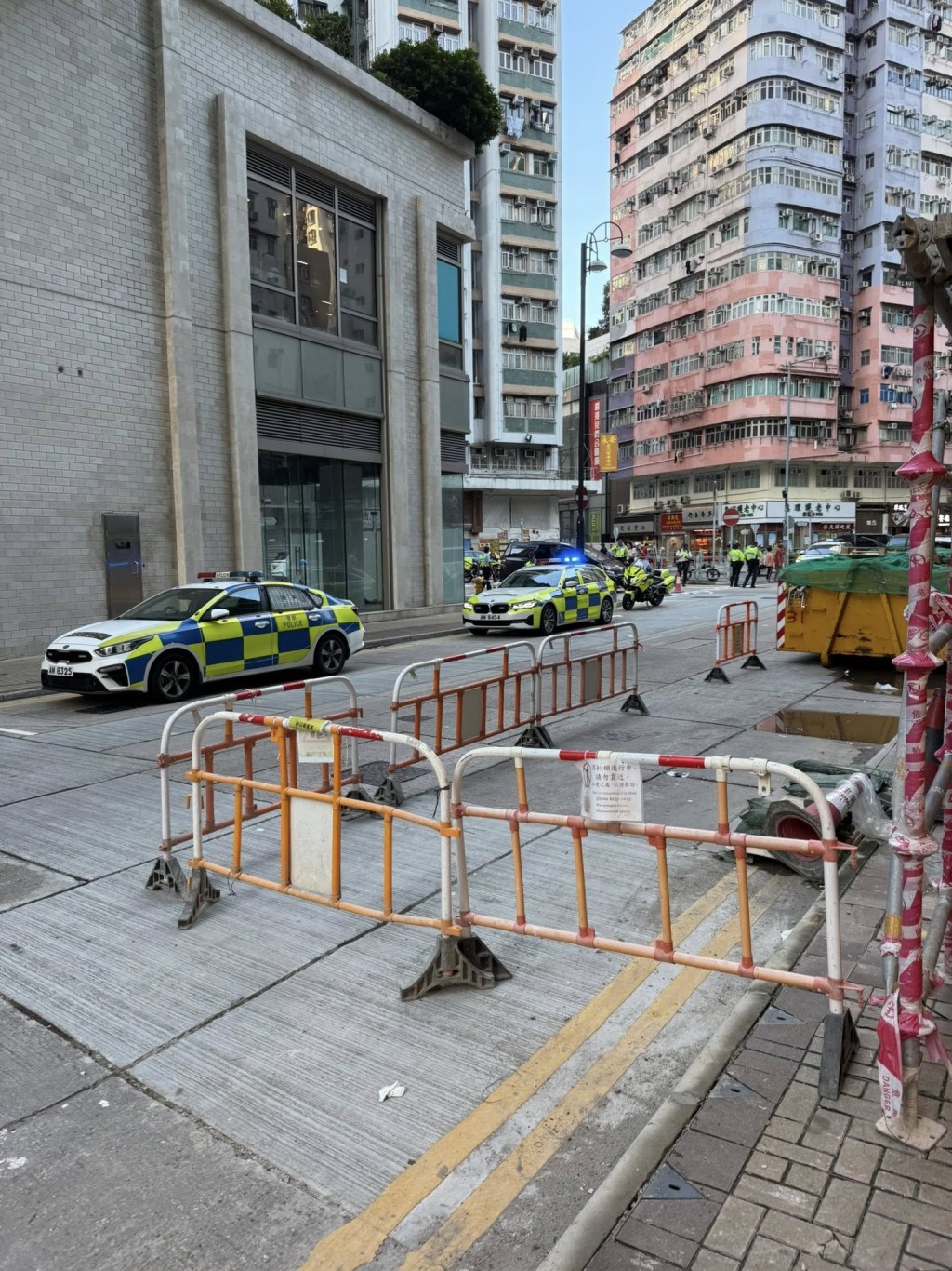 現場為旺角橡樹街及埃華街交界。FB：車cam L（香港群組）