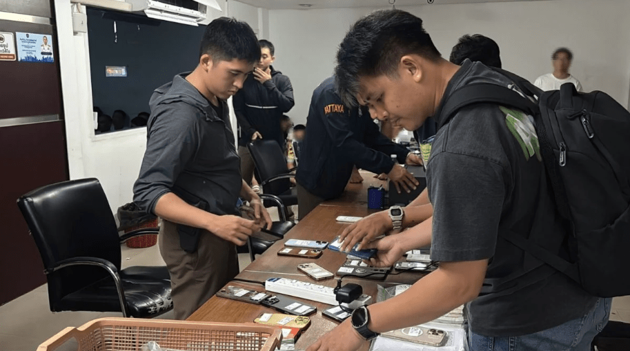 泰國警方逮捕26名涉嫌經營非法網絡貸款的中國公民。泰國警察
