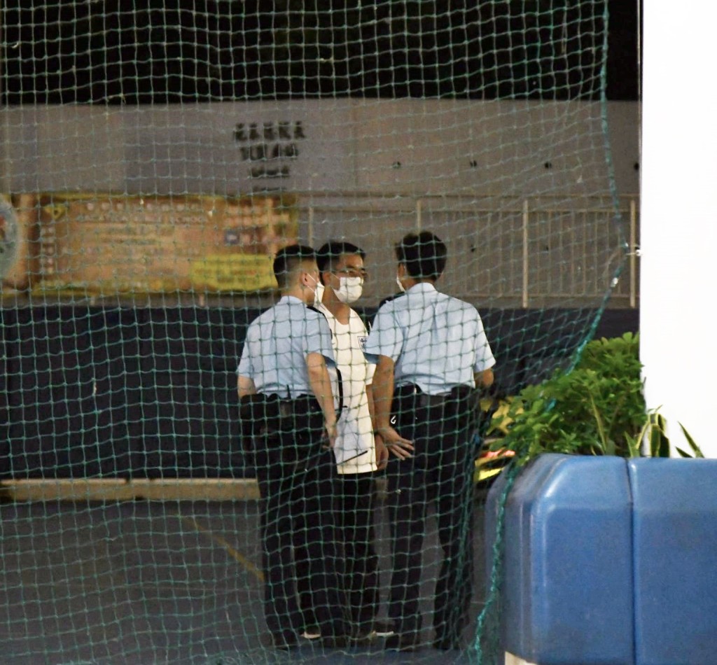警員檢獲遺書。