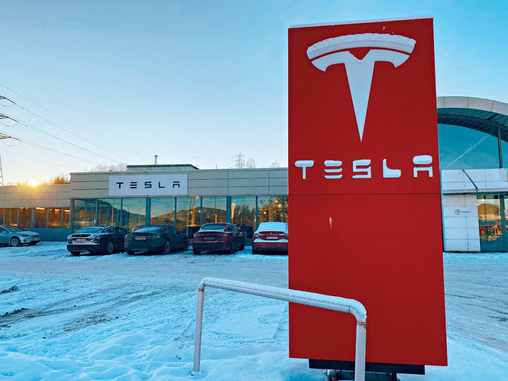 Tesla上季電動車交付量達48.45萬輛，創季度新高，但仍遜比亞迪。