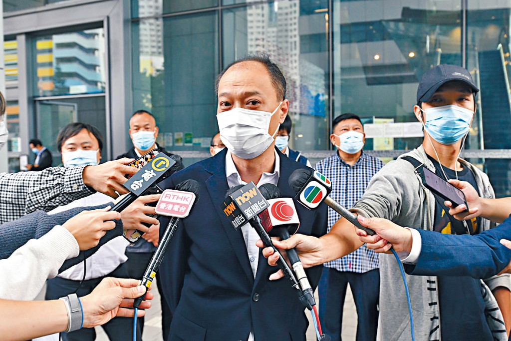 過去要平衡業界、政府、市民三方面的聲音,令周國强吃盡苦頭。