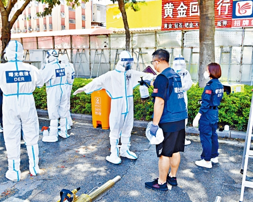 志願者投身廈門防疫工作。