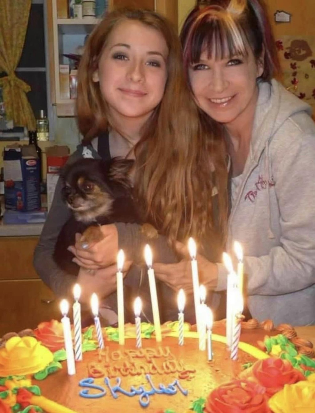 罗芙洛的女儿Skylar（左）如今已经24岁。